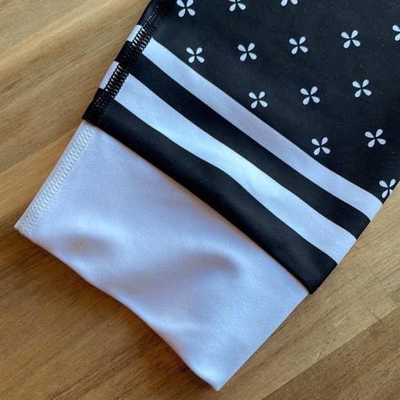 Sarah’s Day x White Fox Jasmine Midnight Clover Leggings - Picture 4 of 6